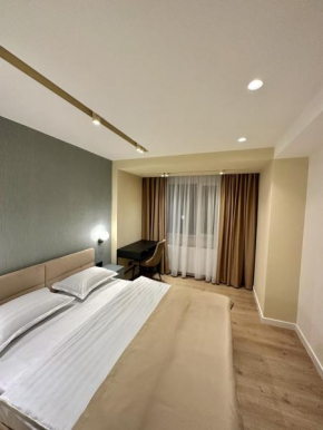 Deluxe Aparthotel Central